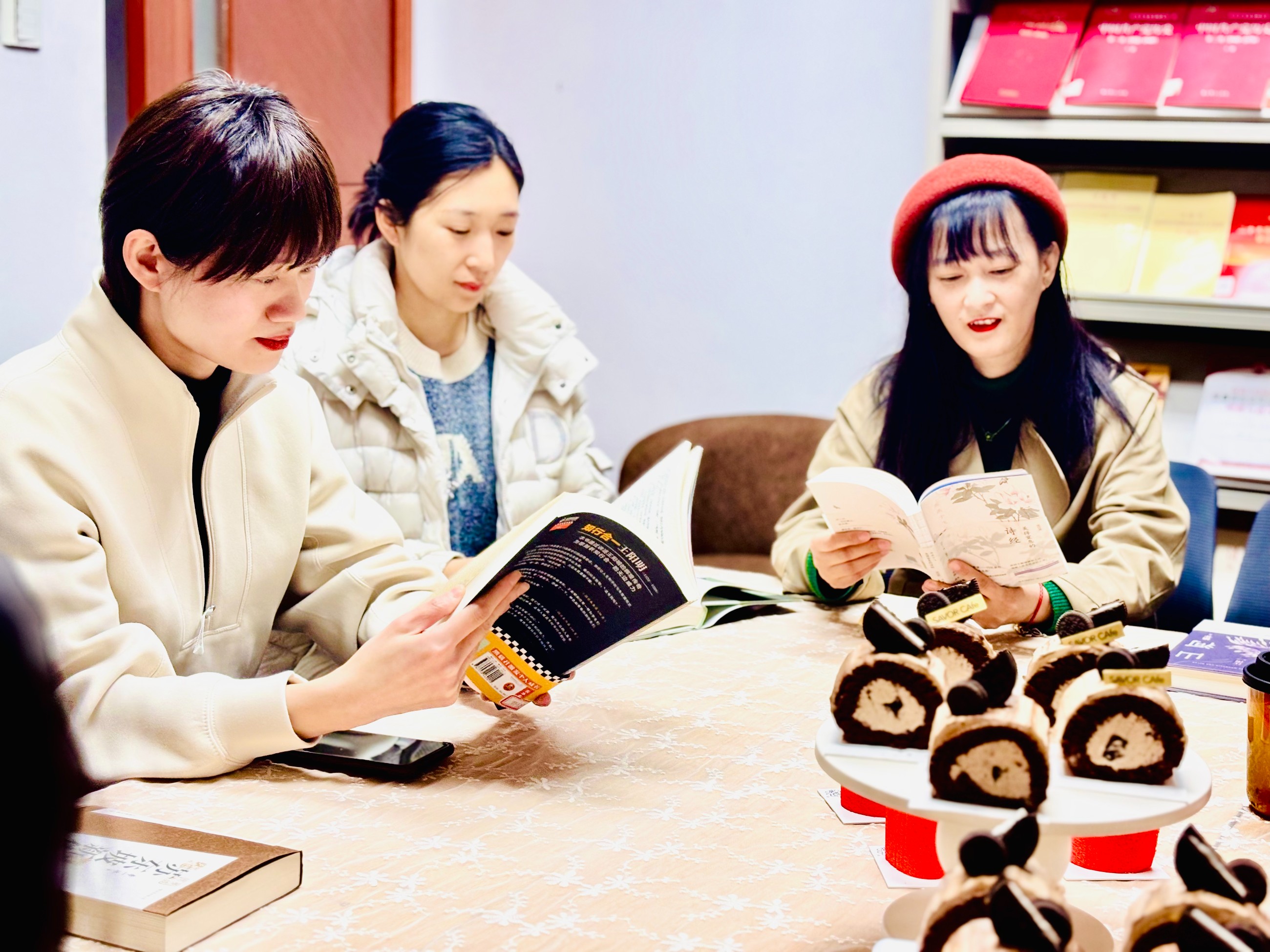 書(shū)香滿(mǎn)庭芳 奮斗新征程 市住房置業(yè)融資擔(dān)保公司開(kāi)展“書(shū)香三八”悅讀活動(dòng)